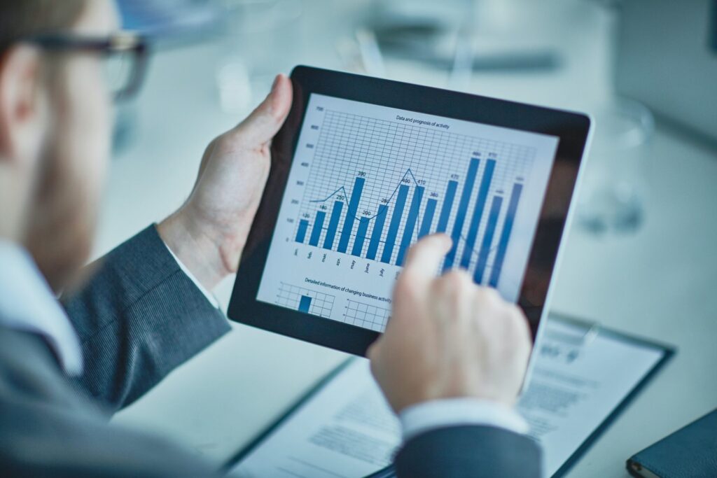Análise de indicadores em um tablet
